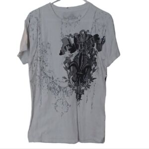 -- Men's White Graphic T-Shirt